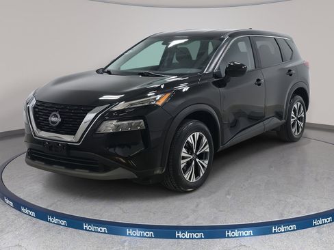 Used 2023 Nissan Rogue SV image 1