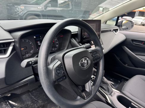 Used 2025 Toyota Corolla LE FWD image 23