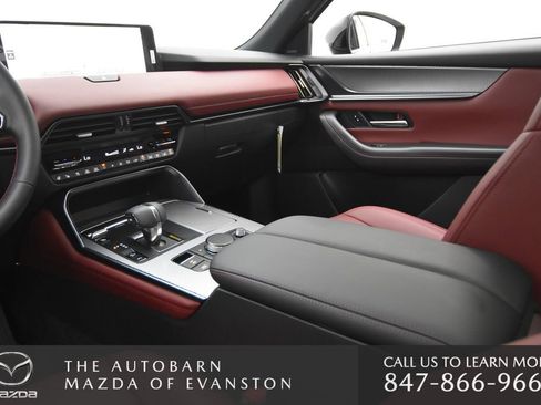 Certified 2025 MAZDA CX-70 Plug-In Hybrid w/ Premium Plus image 31