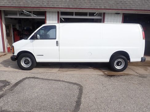 Used 2000 Chevrolet Express 3500 Extended image 11