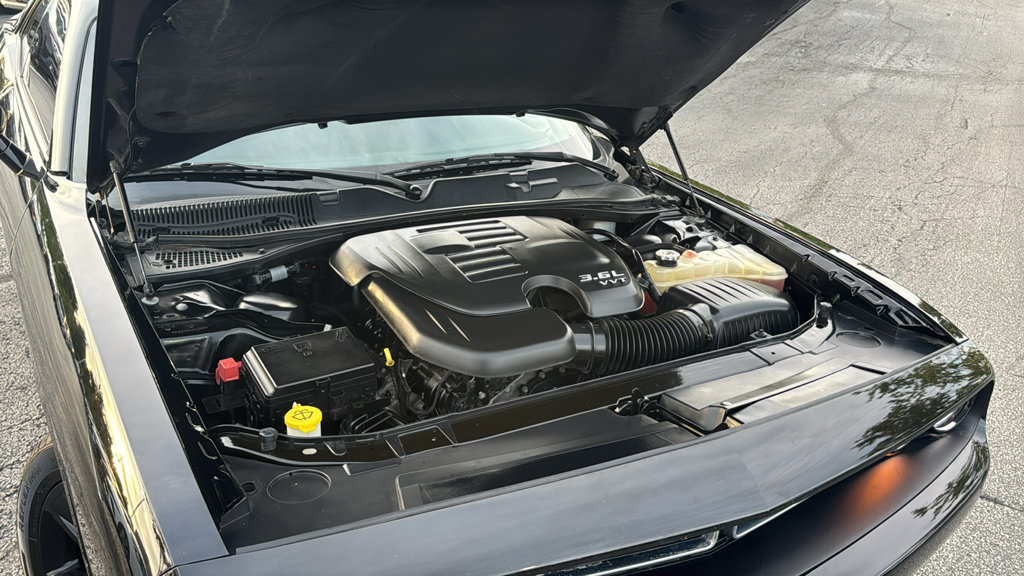 Used 2018 Dodge Challenger SXT RWD image 12