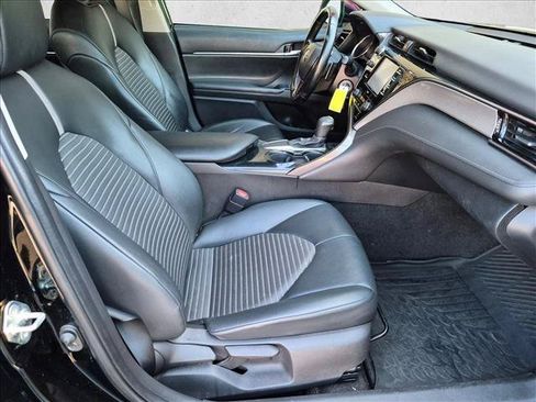 Used 2020 Toyota Camry SE FWD image 13