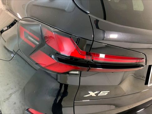 Certified 2025 BMW X5 xDrive40i w/ M Sport Package image 28