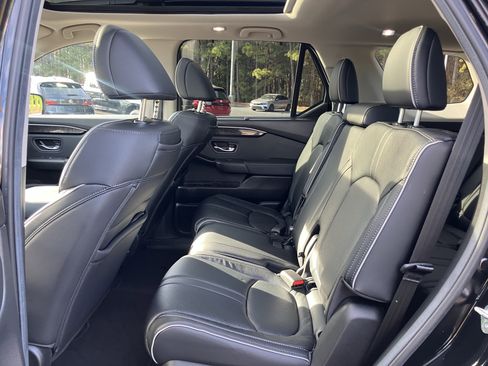 Used 2025 Honda Pilot Elite image 39