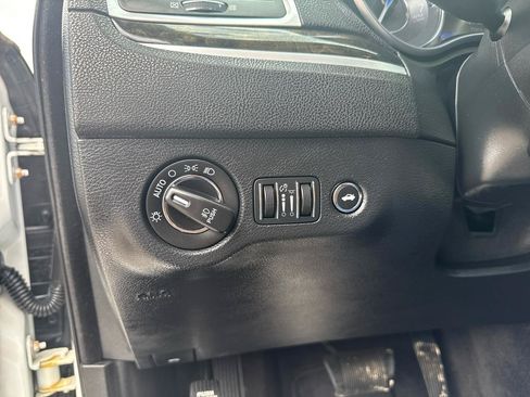 Used 2016 Chrysler 300 C w/ Safetytec Plus Group RWD image 26