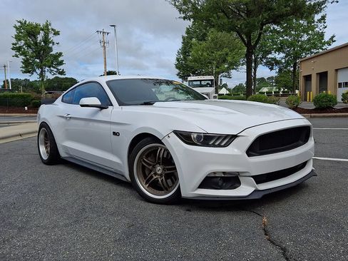 Used 2016 Ford Mustang GT Premium w/ Equipment Group 401A RWD image 3
