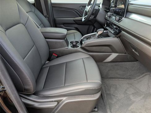 Used 2024 Chevrolet Colorado LT w/ LT Convenience Package III RWD image 33