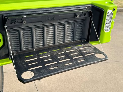 Used 2021 Jeep Wrangler Unlimited Rubicon w/ Safety Group AWD/4WD image 24