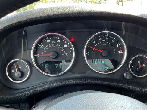 Used 2018 Jeep Wrangler Unlimited Rubicon w/ Connectivity Group image 20