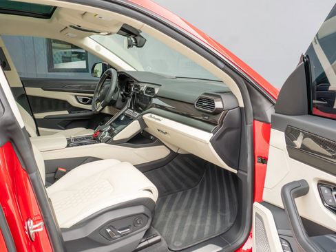 Used 2023 Lamborghini Urus S AWD/4WD image 60