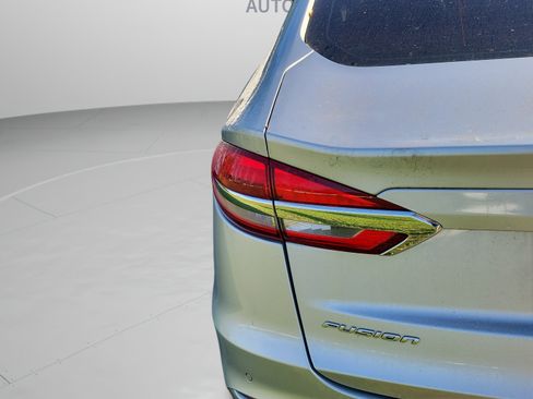 Used 2019 Ford Fusion SE FWD image 24