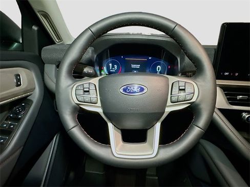 New 2026 Ford Explorer Active w/ Active Comfort Package image 7