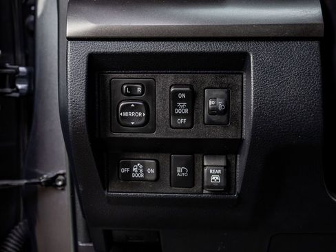 Used 2019 Toyota Tundra SR5 w/ SR5 Upgrade Package image 21