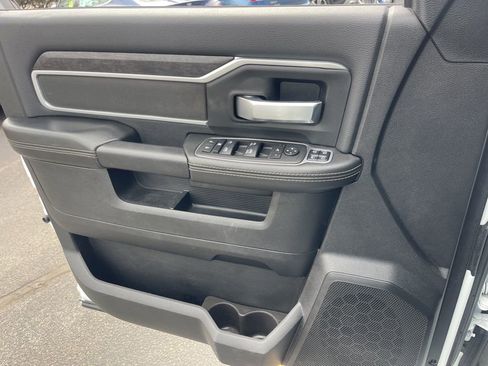 Used 2024 RAM 2500 Big Horn image 9