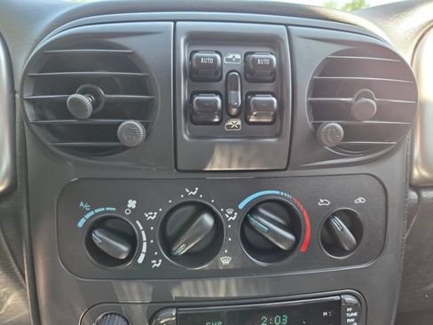 Used 2005 Chrysler PT Cruiser Limited w/ Chrome Accents Group FWD image 29