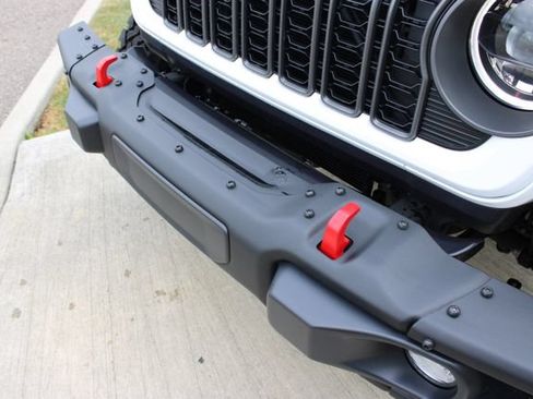 Used 2026 Jeep Gladiator Rubicon AWD/4WD image 9