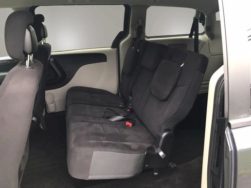 Used 2014 Dodge Grand Caravan SE w/ Quick Order Package 29E SE FWD image 3