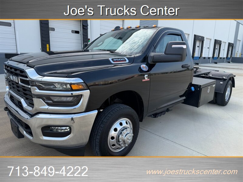 Used 2025 RAM 3500 Tradesman RWD image 31