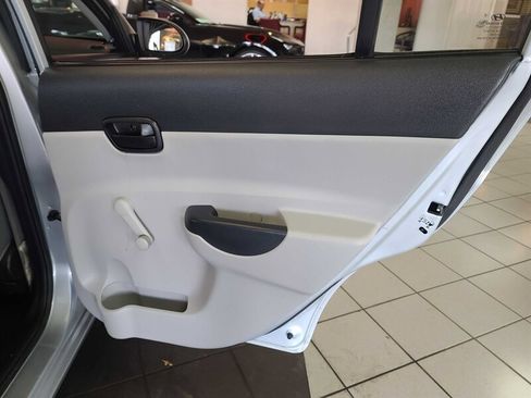 Used 2009 Hyundai Accent GLS image 15