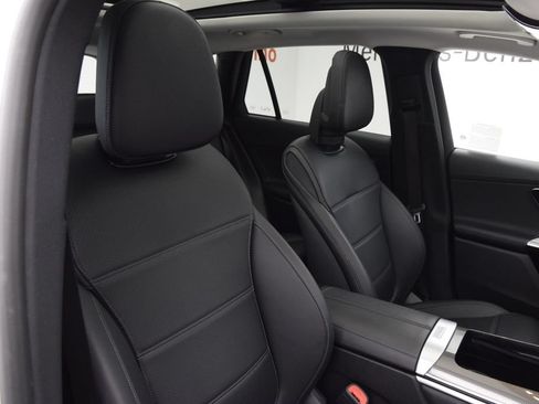 Used 2024 Mercedes-Benz GLC 300 image 17