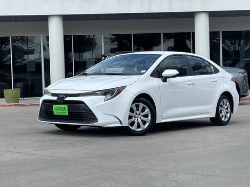 Used 2024 Toyota Corolla LE image 1