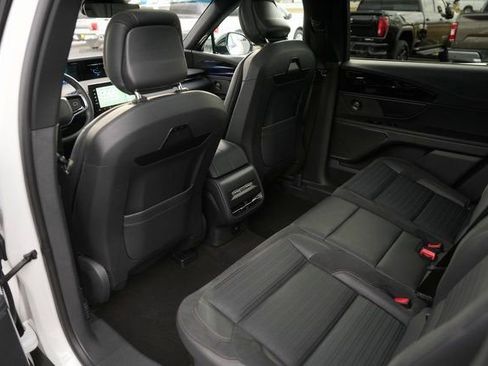 Used 2024 Lincoln Nautilus Reserve w/ Equipment Group 202A image 12