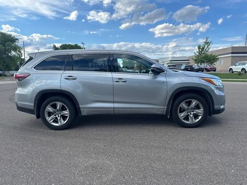 Used 2016 Toyota Highlander Limited Platinum AWD/4WD image 4