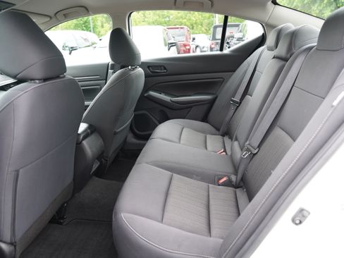 Used 2025 Nissan Altima 2.5 SV FWD image 5