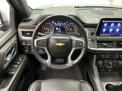 Used 2021 Chevrolet Suburban Premier w/ Premium Package AWD/4WD image 16