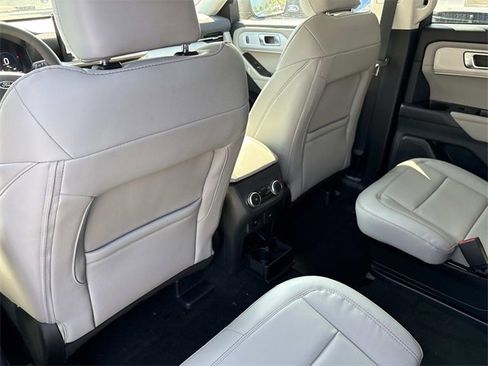 New 2025 Ford Explorer Active w/ Active Comfort Package image 17