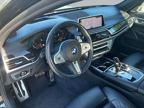 Used 2020 BMW 750i xDrive w/ Executive Package AWD/4WD image 17