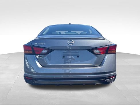 Used 2025 Nissan Altima 2.5 SV FWD image 4