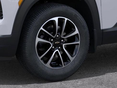 New 2026 Chevrolet TrailBlazer LT w/ LT Cold Weather Package FWD image 9