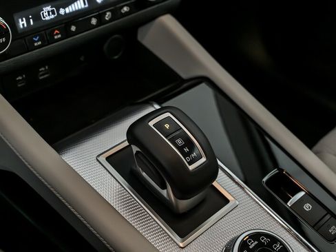 Used 2024 Mitsubishi Outlander SEL image 32