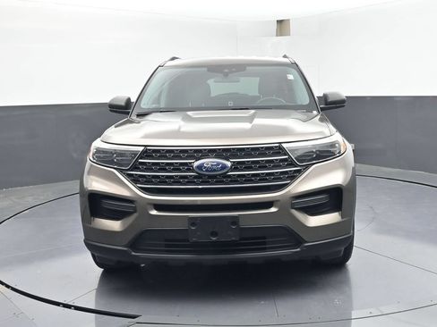 Used 2021 Ford Explorer XLT RWD image 41