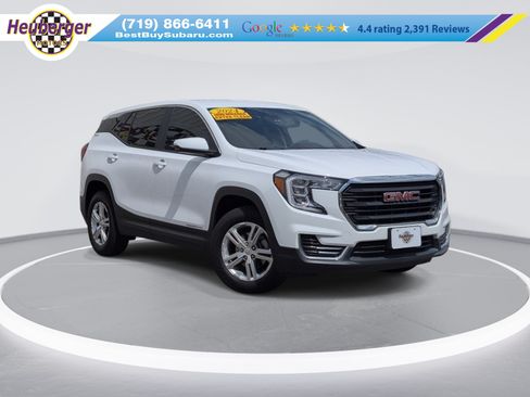 Used 2024 GMC Terrain SLE FWD image 1
