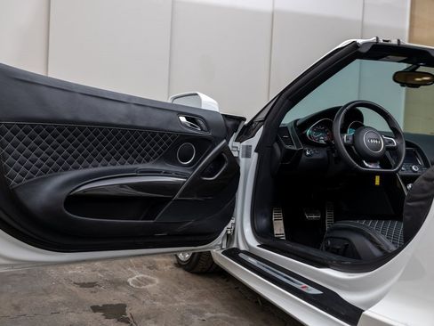 Used 2014 Audi R8 V10 image 20