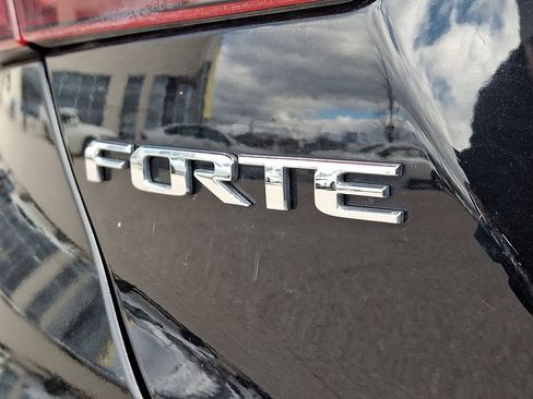 Used 2019 Kia Forte LXS image 4