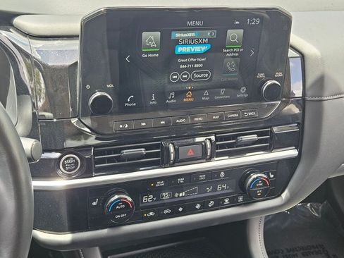Used 2024 Nissan Pathfinder SL w/ SL Premium Package FWD image 15