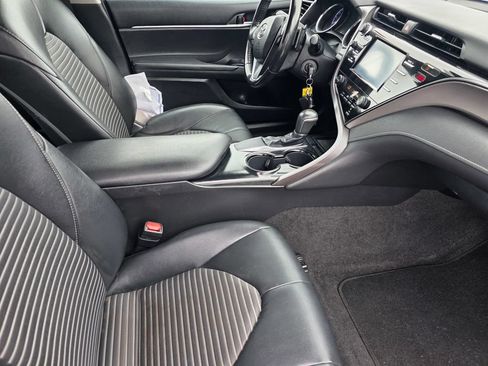 Used 2019 Toyota Camry SE FWD image 20