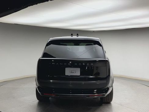Used 2024 Land Rover Range Rover SE AWD/4WD image 3