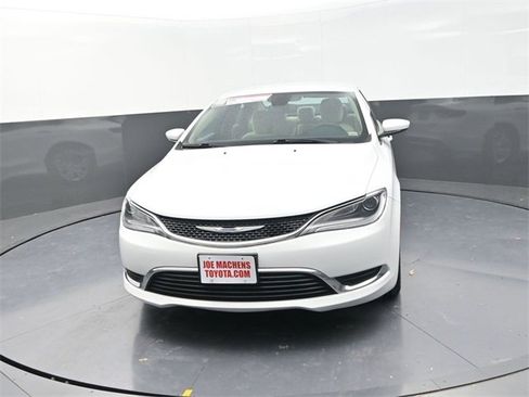 Used 2016 Chrysler 200 Limited image 2