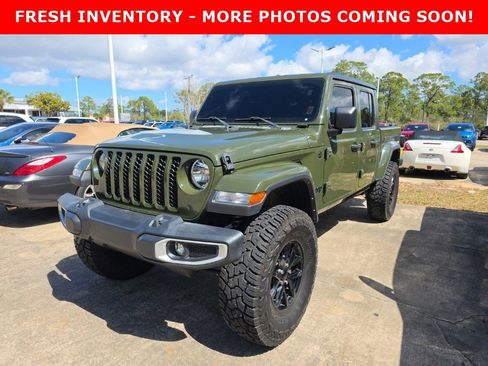 Used 2021 Jeep Gladiator Sport image 1