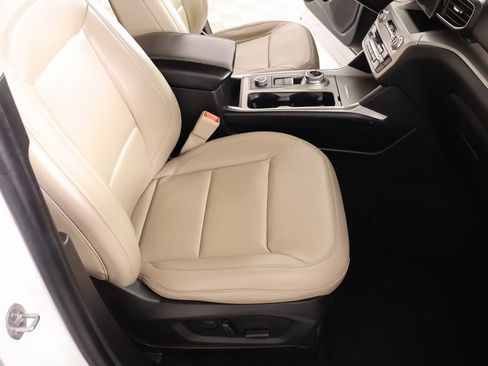 Used 2023 Ford Explorer XLT w/ Equipment Group 202A image 14