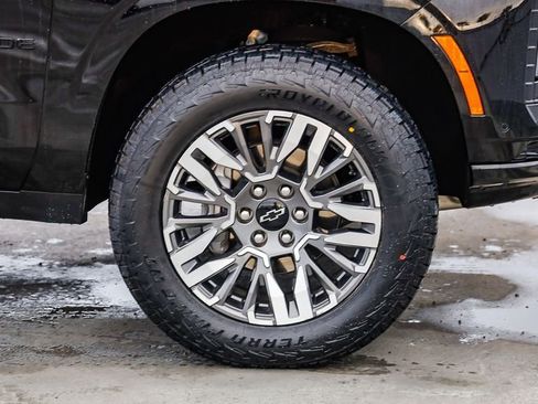 Used 2025 Chevrolet Tahoe Z71 AWD/4WD image 11