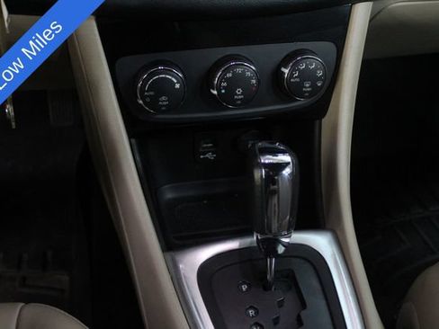 Used 2012 Chrysler 200 Limited FWD image 18
