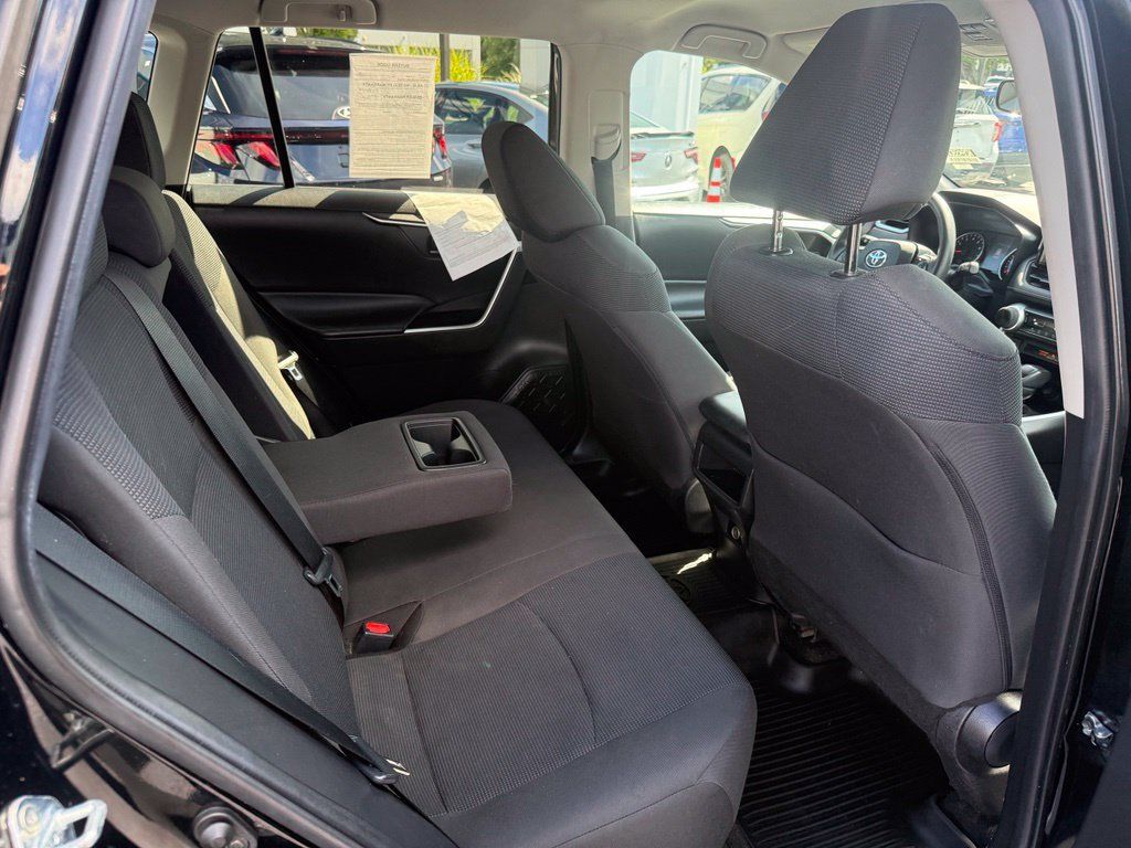 Used 2020 Toyota RAV4 LE w/ All Weather Liner Package AWD/4WD image 19