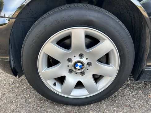 Used 2004 BMW 325i Sedan RWD image 44