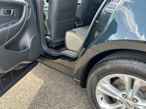 Used 2014 Ford Taurus SEL FWD image 11