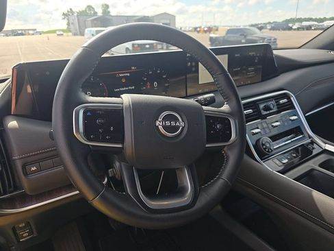 Certified 2025 Nissan Armada Platinum w/ Convenience Package AWD/4WD image 11